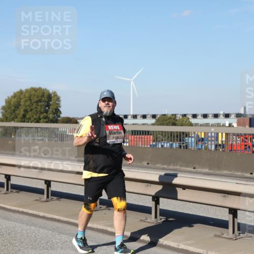 03.10.2025 - Köhlbrandbrückenlauf Yannick Fuchs http://msf.ph/oto/9193461 03.10.2025 12:17:08 Position 3 4906 meine-sportfotos.de