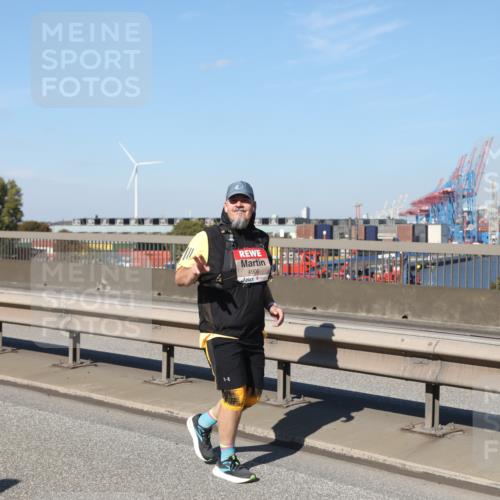 03.10.2025 - Köhlbrandbrückenlauf Yannick Fuchs http://msf.ph/oto/9193468 03.10.2025 12:17:09 Position 3 4906 meine-sportfotos.de