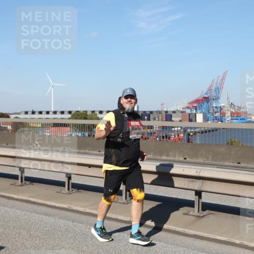 03.10.2025 - Köhlbrandbrückenlauf Yannick Fuchs http://msf.ph/oto/9193473 03.10.2025 12:17:09 Position 3 4906 meine-sportfotos.de