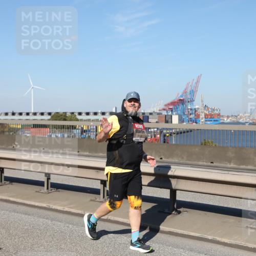 03.10.2025 - Köhlbrandbrückenlauf Yannick Fuchs http://msf.ph/oto/9193477 03.10.2025 12:17:09 Position 3 4906 meine-sportfotos.de