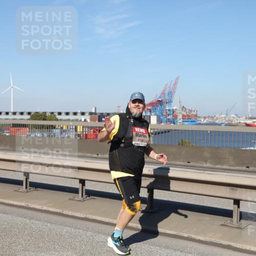 03.10.2025 - Köhlbrandbrückenlauf Yannick Fuchs http://msf.ph/oto/9193481 03.10.2025 12:17:09 Position 3 4906 meine-sportfotos.de