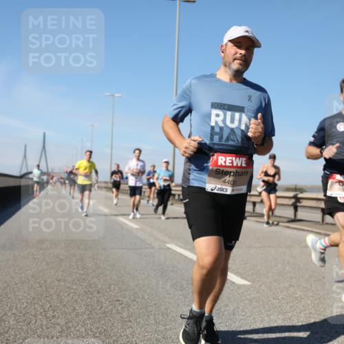 03.10.2025 - Köhlbrandbrückenlauf Yannick Fuchs http://msf.ph/oto/9193526 03.10.2025 11:55:18 Position 3 2024, 30, 4400, 6393 meine-sportfotos.de