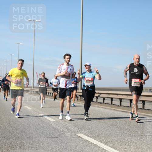 03.10.2025 - Köhlbrandbrückenlauf Yannick Fuchs http://msf.ph/oto/9193537 03.10.2025 11:55:18 Position 3 4559, 5678 meine-sportfotos.de