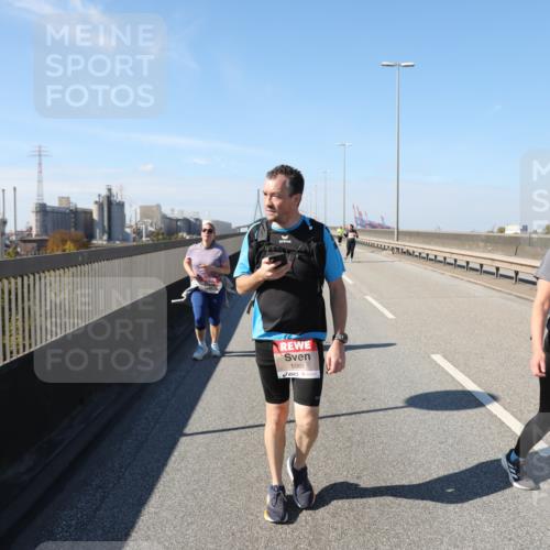 03.10.2025 - Köhlbrandbrückenlauf Yannick Fuchs http://msf.ph/oto/9193549 03.10.2025 12:17:17 Position 3 5988 meine-sportfotos.de