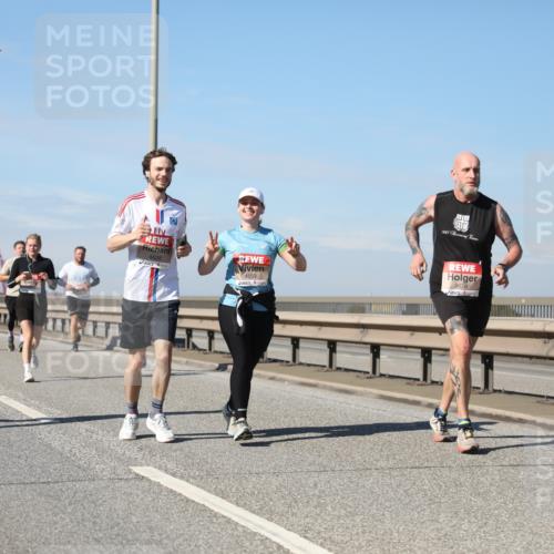03.10.2025 - Köhlbrandbrückenlauf Yannick Fuchs http://msf.ph/oto/9193551 03.10.2025 11:55:19 Position 3 4628, 4559, 1887, 5678 meine-sportfotos.de