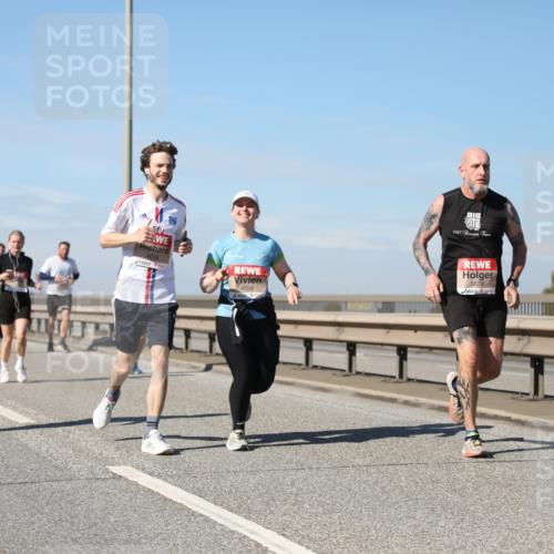 03.10.2025 - Köhlbrandbrückenlauf Yannick Fuchs http://msf.ph/oto/9193555 03.10.2025 11:55:19 Position 3 5942, 4628, 4559, 1887, 5678 meine-sportfotos.de