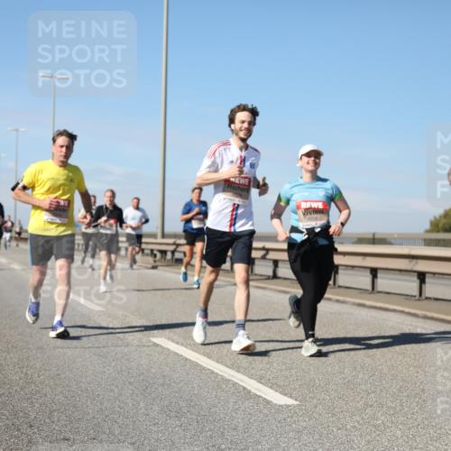 03.10.2025 - Köhlbrandbrückenlauf Yannick Fuchs http://msf.ph/oto/9193564 03.10.2025 11:55:20 Position 3 4559, 5678 meine-sportfotos.de