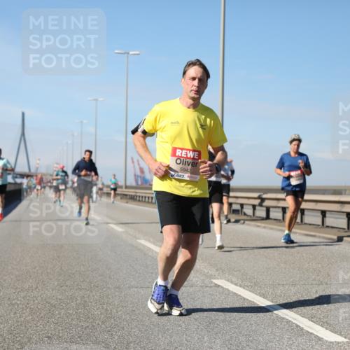 03.10.2025 - Köhlbrandbrückenlauf Yannick Fuchs http://msf.ph/oto/9193579 03.10.2025 11:55:21 Position 3 5942 meine-sportfotos.de