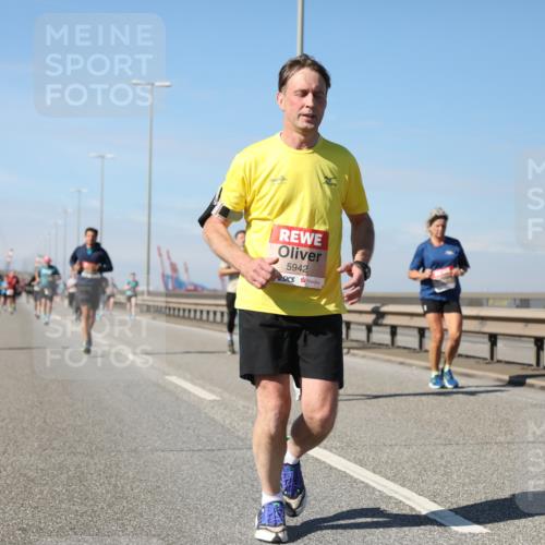 03.10.2025 - Köhlbrandbrückenlauf Yannick Fuchs http://msf.ph/oto/9193585 03.10.2025 11:55:21 Position 3 5942 meine-sportfotos.de