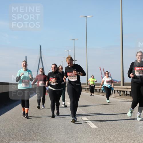 03.10.2025 - Köhlbrandbrückenlauf Yannick Fuchs http://msf.ph/oto/9193589 03.10.2025 12:17:24 Position 3 6247, 5315 meine-sportfotos.de