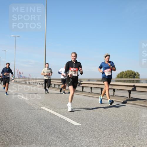03.10.2025 - Köhlbrandbrückenlauf Yannick Fuchs http://msf.ph/oto/9193600 03.10.2025 11:55:22 Position 3  meine-sportfotos.de