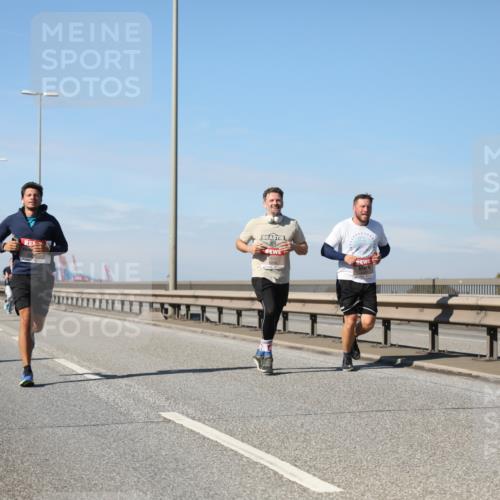 03.10.2025 - Köhlbrandbrückenlauf Yannick Fuchs http://msf.ph/oto/9193616 03.10.2025 11:55:23 Position 3 6818 meine-sportfotos.de