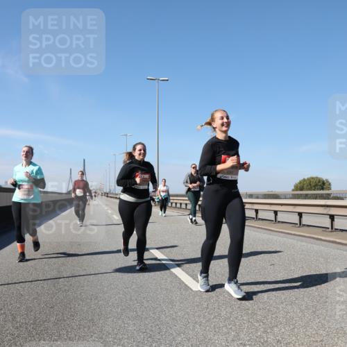 03.10.2025 - Köhlbrandbrückenlauf Yannick Fuchs http://msf.ph/oto/9193624 03.10.2025 12:17:27 Position 3 6247 meine-sportfotos.de