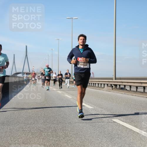 03.10.2025 - Köhlbrandbrückenlauf Yannick Fuchs http://msf.ph/oto/9193627 03.10.2025 11:55:24 Position 3 5358, 6818 meine-sportfotos.de