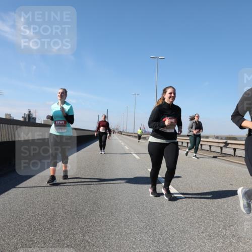 03.10.2025 - Köhlbrandbrückenlauf Yannick Fuchs http://msf.ph/oto/9193631 03.10.2025 12:17:28 Position 3 6247 meine-sportfotos.de