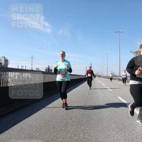 03.10.2025 - Köhlbrandbrückenlauf Yannick Fuchs http://msf.ph/oto/9193634 03.10.2025 12:17:28 Position 3 5499, 5271 meine-sportfotos.de