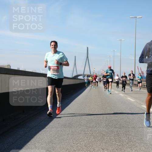 03.10.2025 - Köhlbrandbrückenlauf Yannick Fuchs http://msf.ph/oto/9193635 03.10.2025 11:55:24 Position 3 6370, 358 meine-sportfotos.de