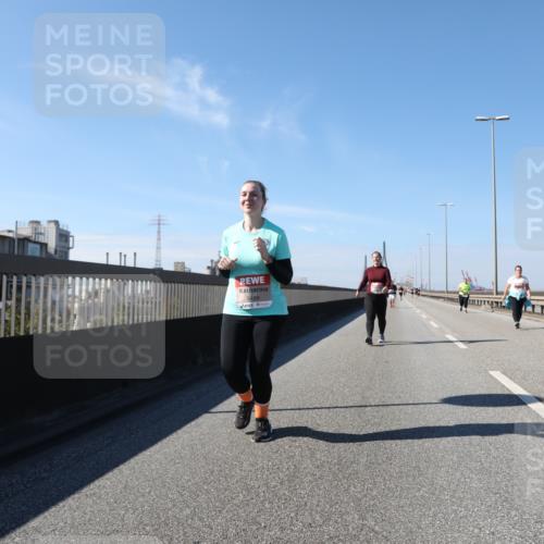 03.10.2025 - Köhlbrandbrückenlauf Yannick Fuchs http://msf.ph/oto/9193643 03.10.2025 12:17:28 Position 3 5499, 52 meine-sportfotos.de