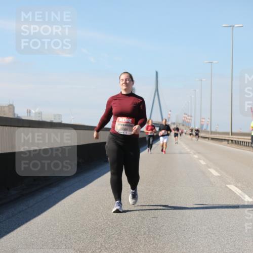03.10.2025 - Köhlbrandbrückenlauf Yannick Fuchs http://msf.ph/oto/9193653 03.10.2025 12:17:29 Position 3 5559 meine-sportfotos.de
