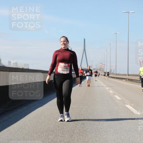 03.10.2025 - Köhlbrandbrückenlauf Yannick Fuchs http://msf.ph/oto/9193655 03.10.2025 12:17:29 Position 3 5559 meine-sportfotos.de