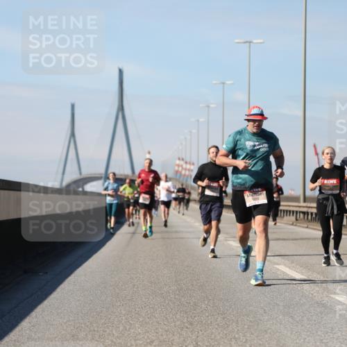 03.10.2025 - Köhlbrandbrückenlauf Yannick Fuchs http://msf.ph/oto/9193666 03.10.2025 11:55:28 Position 3 4259 meine-sportfotos.de