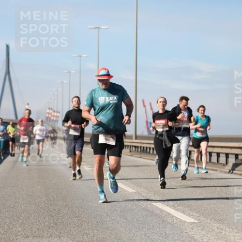 03.10.2025 - Köhlbrandbrückenlauf Yannick Fuchs http://msf.ph/oto/9193675 03.10.2025 11:55:28 Position 3 4259 meine-sportfotos.de