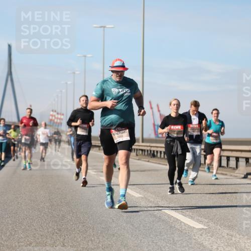 03.10.2025 - Köhlbrandbrückenlauf Yannick Fuchs http://msf.ph/oto/9193679 03.10.2025 11:55:28 Position 3 4259 meine-sportfotos.de