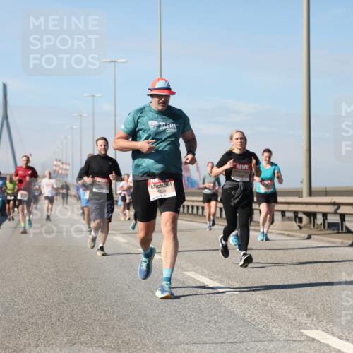 03.10.2025 - Köhlbrandbrückenlauf Yannick Fuchs http://msf.ph/oto/9193687 03.10.2025 11:55:29 Position 3 4259 meine-sportfotos.de