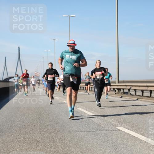 03.10.2025 - Köhlbrandbrückenlauf Yannick Fuchs http://msf.ph/oto/9193691 03.10.2025 11:55:29 Position 3  meine-sportfotos.de