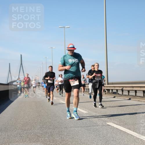 03.10.2025 - Köhlbrandbrückenlauf Yannick Fuchs http://msf.ph/oto/9193697 03.10.2025 11:55:30 Position 3 4259 meine-sportfotos.de