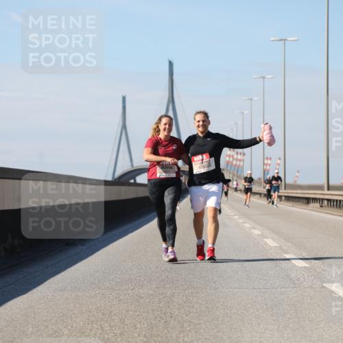 03.10.2025 - Köhlbrandbrückenlauf Yannick Fuchs http://msf.ph/oto/9193723 03.10.2025 12:17:36 Position 3 6011, 8010 meine-sportfotos.de