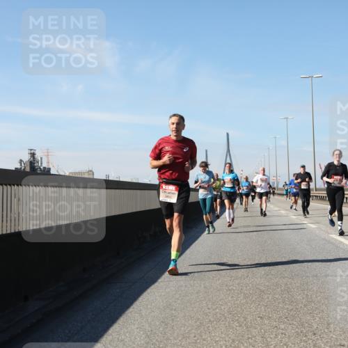 03.10.2025 - Köhlbrandbrückenlauf Yannick Fuchs http://msf.ph/oto/9193729 03.10.2025 11:55:36 Position 3  meine-sportfotos.de