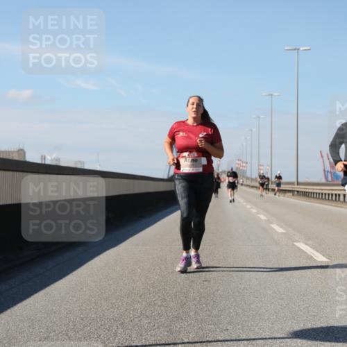 03.10.2025 - Köhlbrandbrückenlauf Yannick Fuchs http://msf.ph/oto/9193763 03.10.2025 12:17:40 Position 3 6011, 6010 meine-sportfotos.de