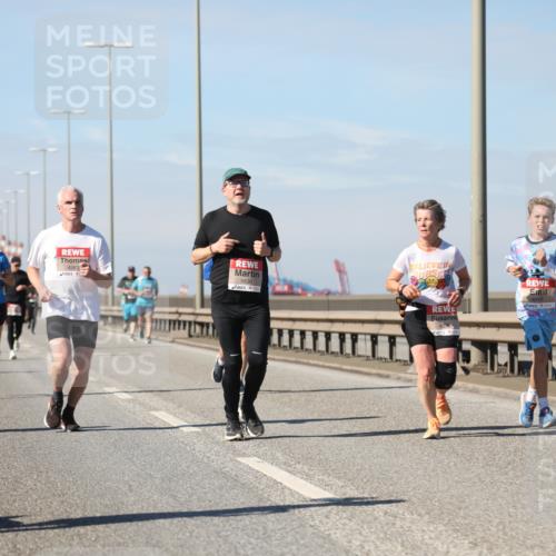 03.10.2025 - Köhlbrandbrückenlauf Yannick Fuchs http://msf.ph/oto/9193764 03.10.2025 11:55:39 Position 3 4871, 45636, 5630, 4036, 4745 meine-sportfotos.de