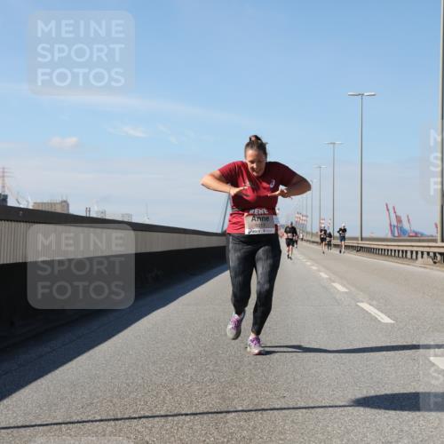03.10.2025 - Köhlbrandbrückenlauf Yannick Fuchs http://msf.ph/oto/9193767 03.10.2025 12:17:40 Position 3 6011, 6010 meine-sportfotos.de