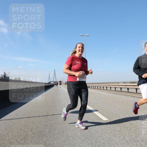 03.10.2025 - Köhlbrandbrückenlauf Yannick Fuchs http://msf.ph/oto/9193789 03.10.2025 12:17:42 Position 3 6011, 6010 meine-sportfotos.de