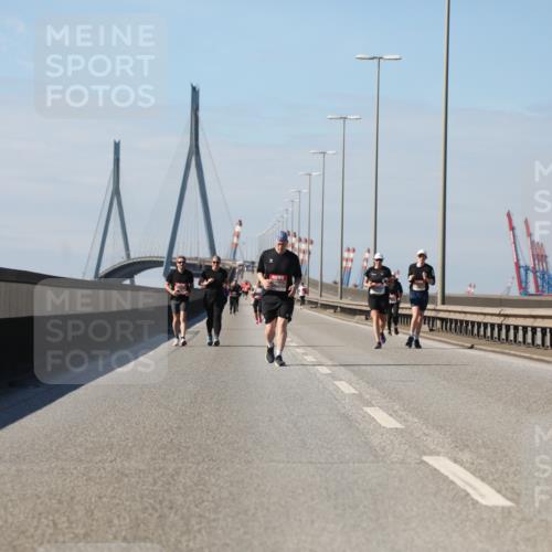 03.10.2025 - Köhlbrandbrückenlauf Yannick Fuchs http://msf.ph/oto/9193807 03.10.2025 12:17:46 Position 3  meine-sportfotos.de