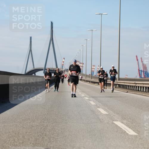 03.10.2025 - Köhlbrandbrückenlauf Yannick Fuchs http://msf.ph/oto/9193810 03.10.2025 12:17:46 Position 3  meine-sportfotos.de