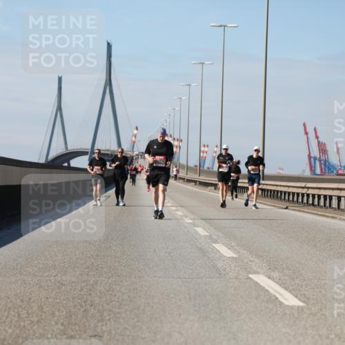 03.10.2025 - Köhlbrandbrückenlauf Yannick Fuchs http://msf.ph/oto/9193813 03.10.2025 12:17:47 Position 3  meine-sportfotos.de