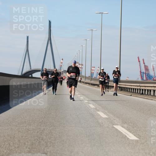 03.10.2025 - Köhlbrandbrückenlauf Yannick Fuchs http://msf.ph/oto/9193817 03.10.2025 12:17:47 Position 3  meine-sportfotos.de