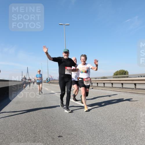 03.10.2025 - Köhlbrandbrückenlauf Yannick Fuchs http://msf.ph/oto/9193821 03.10.2025 11:55:43 Position 3 4745 meine-sportfotos.de