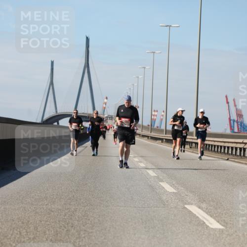 03.10.2025 - Köhlbrandbrückenlauf Yannick Fuchs http://msf.ph/oto/9193829 03.10.2025 12:17:49 Position 3  meine-sportfotos.de
