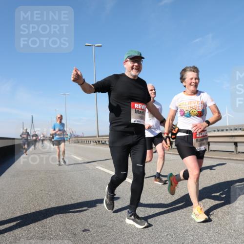 03.10.2025 - Köhlbrandbrückenlauf Yannick Fuchs http://msf.ph/oto/9193835 03.10.2025 11:55:44 Position 3 5630, 4036, 3 meine-sportfotos.de