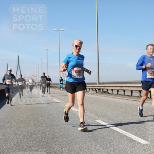03.10.2025 - Köhlbrandbrückenlauf Yannick Fuchs http://msf.ph/oto/9193837 03.10.2025 11:55:44 Position 3 4788, 6448 meine-sportfotos.de