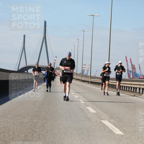 03.10.2025 - Köhlbrandbrückenlauf Yannick Fuchs http://msf.ph/oto/9193842 03.10.2025 12:17:50 Position 3  meine-sportfotos.de