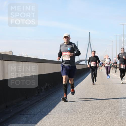 03.10.2025 - Köhlbrandbrückenlauf Yannick Fuchs http://msf.ph/oto/9193850 03.10.2025 11:55:46 Position 3 5727 meine-sportfotos.de