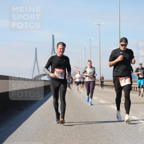 03.10.2025 - Köhlbrandbrückenlauf Yannick Fuchs http://msf.ph/oto/9193877 03.10.2025 11:55:48 Position 3 4684 meine-sportfotos.de