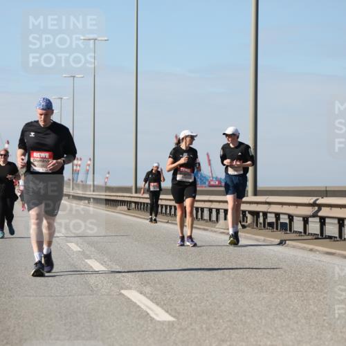 03.10.2025 - Köhlbrandbrückenlauf Yannick Fuchs http://msf.ph/oto/9193878 03.10.2025 12:17:54 Position 3 5136 meine-sportfotos.de