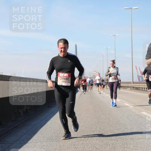 03.10.2025 - Köhlbrandbrückenlauf Yannick Fuchs http://msf.ph/oto/9193894 03.10.2025 11:55:50 Position 3 4684, 6755 meine-sportfotos.de