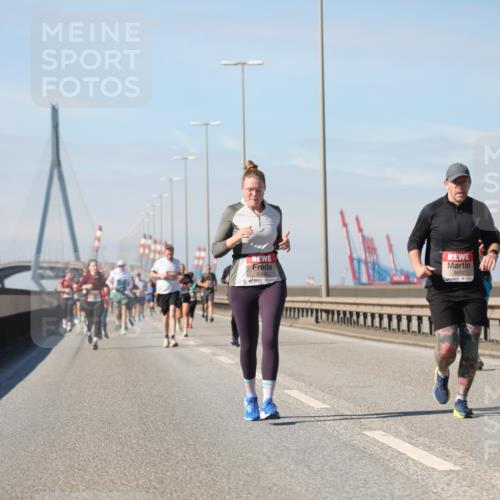 03.10.2025 - Köhlbrandbrückenlauf Yannick Fuchs http://msf.ph/oto/9193897 03.10.2025 11:55:50 Position 3 5309 meine-sportfotos.de